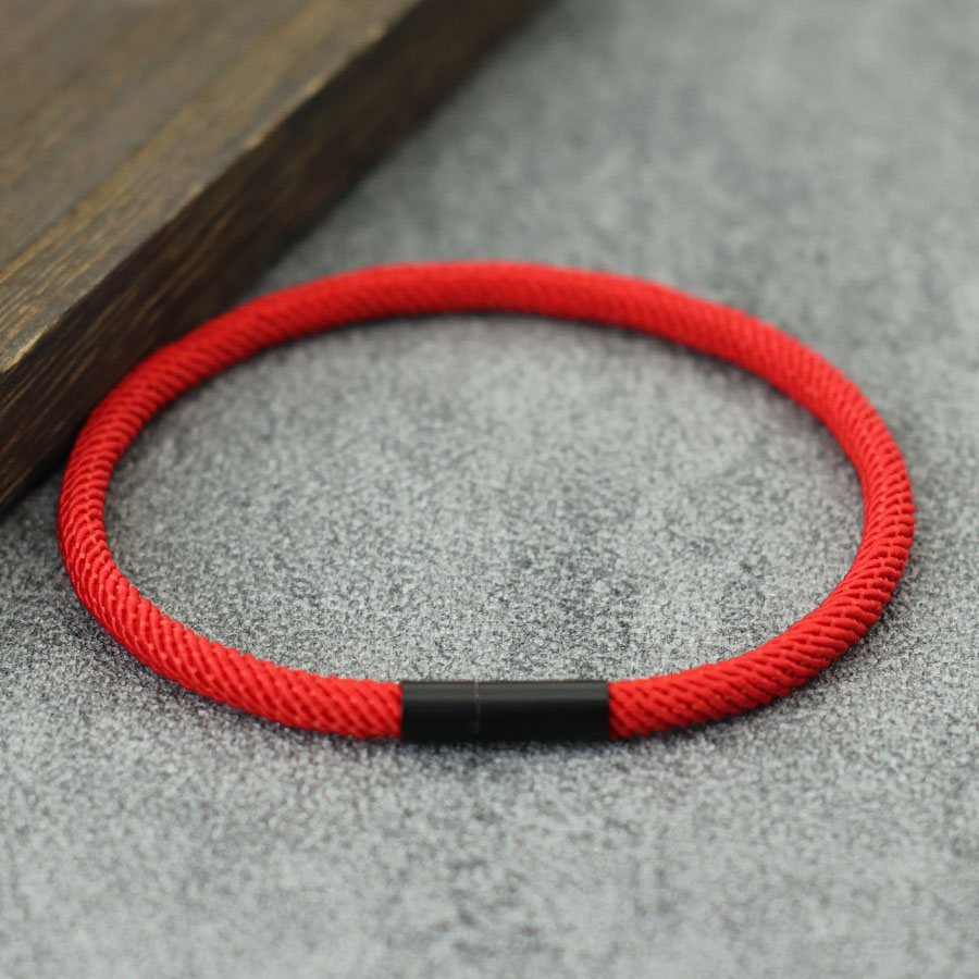 Model Kit Quick - Minimalist Luck Red Rope Bracelet Men